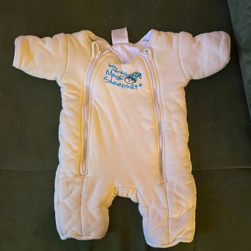 Baby Merlin Sleepsuit! Size Large (18-21lbs) 6-9 months